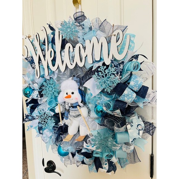 XL Handmade Christmas Holiday Skiing Snowman Ribbon Prelit Wreath 26 ins LED - Picture 3 of 12